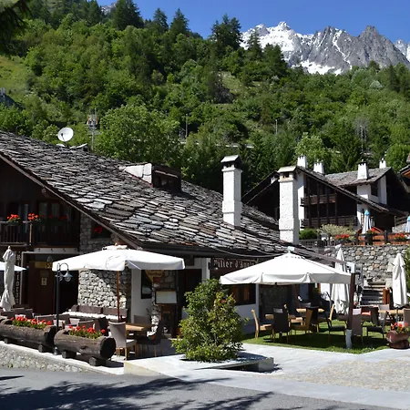 Pilier D'angle & Wellness 3* Courmayeur
