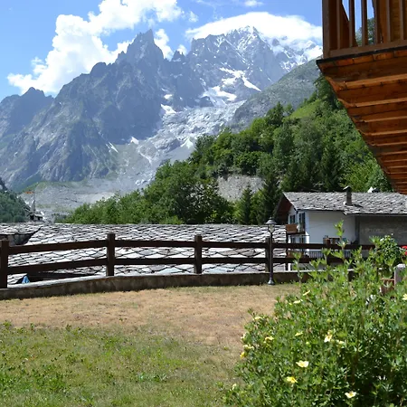 Pilier D'angle & Wellness 3* Courmayeur