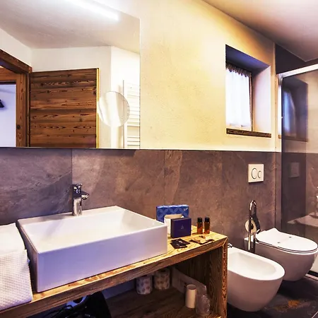 Pilier D'angle & Wellness Otel
