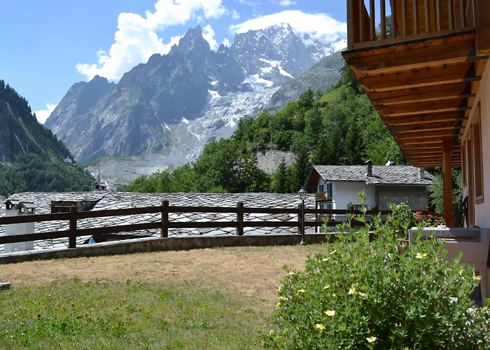 Pilier D'angle & Wellness 3* Courmayeur